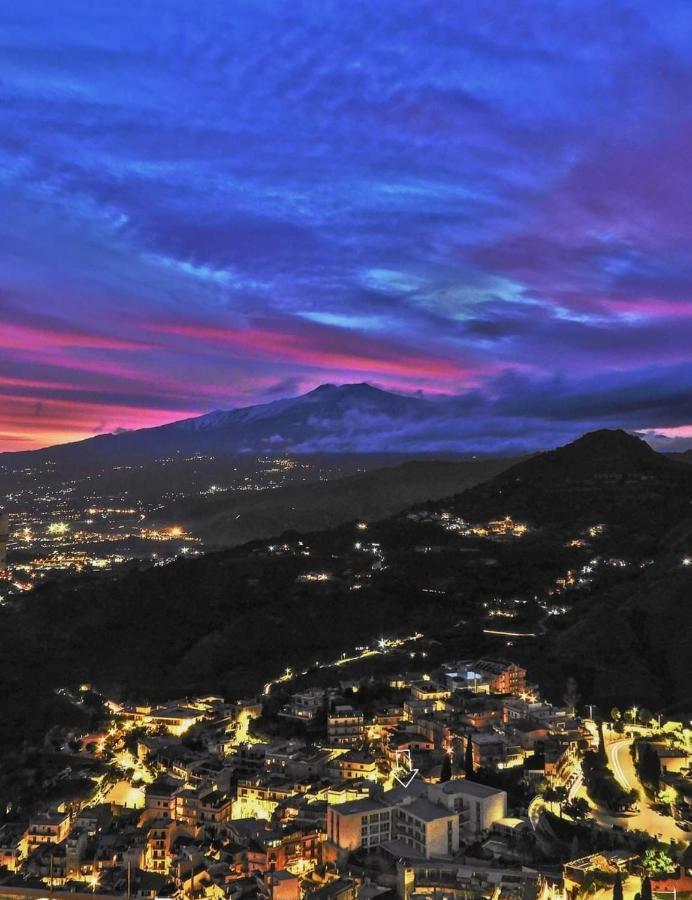 Ferienwohnung Minerva Luxury Town Center , Pool And Parking Taormina Exterior foto